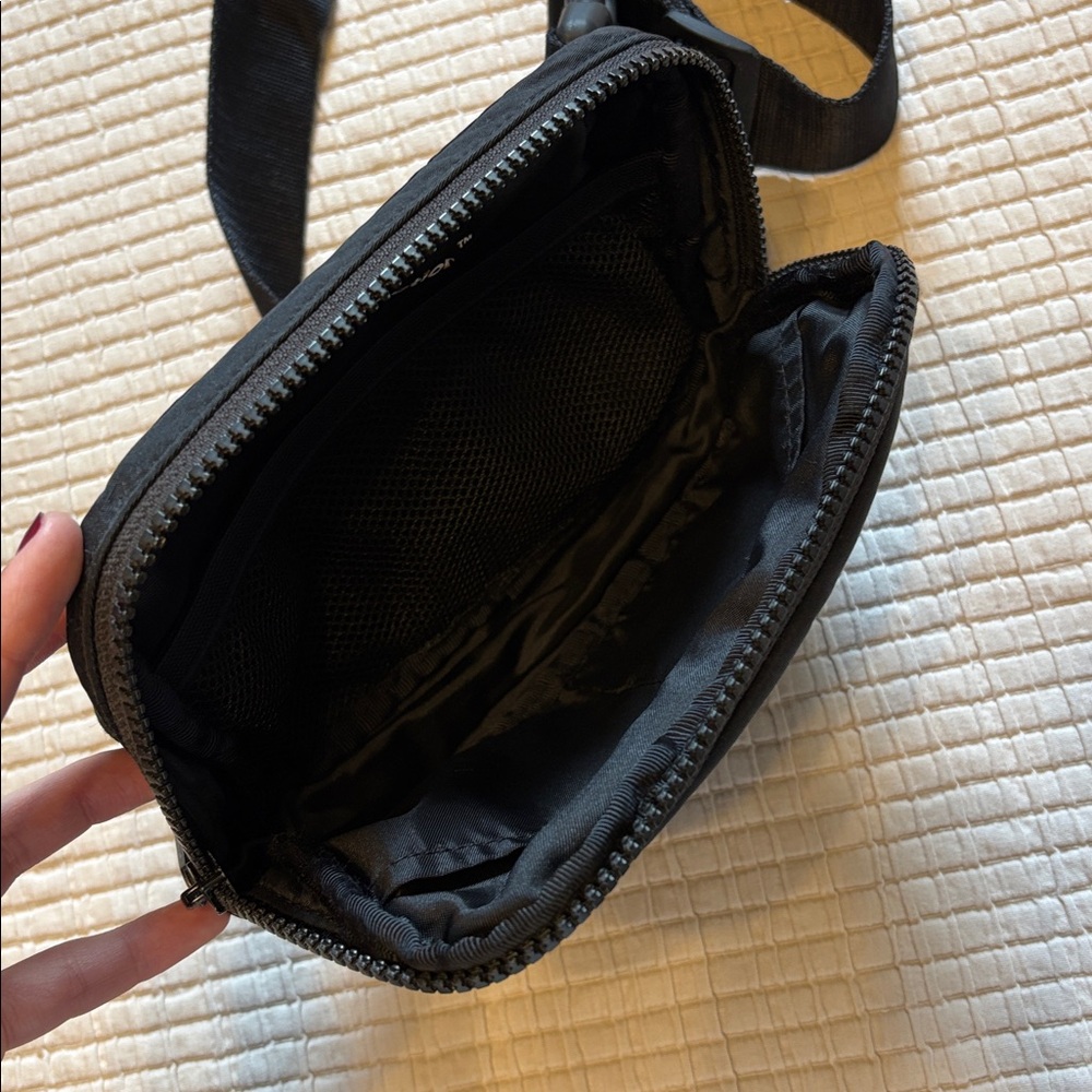 Aritzia Black Crossbody Bag - Picture 6 of 6